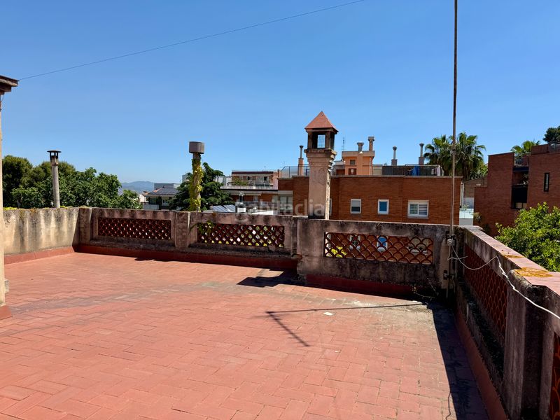 Foto 61b2f190-8e32-41a4-8421-3d56cb3df52f. Xalet amb calefacció aparcament piscina a La Font d´en Fargues Barcelona