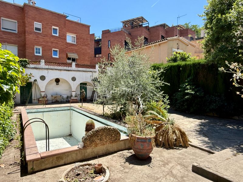 Foto d29ae65e-cbd5-44c4-9b31-88be64f3e6de. Xalet amb calefacció aparcament piscina a La Font d´en Fargues Barcelona