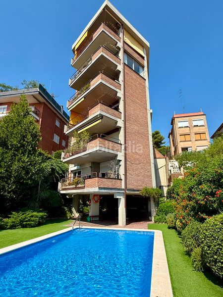 Foto 3ef68ac9-7547-4cfe-b2e9-14d9a9483d2b. Pis amb calefacció aparcament piscina a La Font d´en Fargues Barcelona