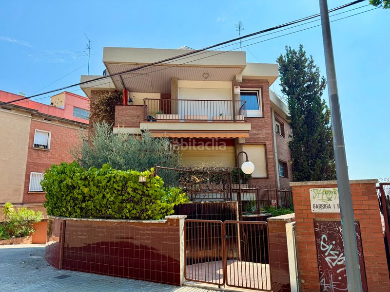 Foto d42c1dbf-ddf9-4323-9654-9e6b86d74c09. Pis amb calefacció aparcament piscina a La Font d´en Fargues Barcelona