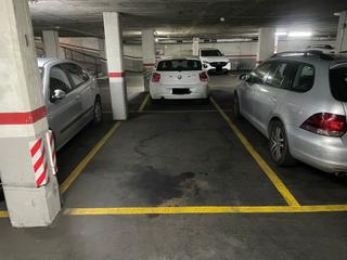 Parking voiture dans Carrer de pinar del rio 51