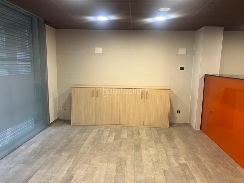 Foto 365d40e0-0bcd-47bc-8e11-fc6c18eb9d8f. Local commercial avec chauffage dans Aiete Donostia - San Sebastián