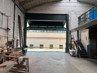 Fabrikhalle  Eziago poligonoa. Gran nave con altura, diafano y con muchos metros para trabajar.