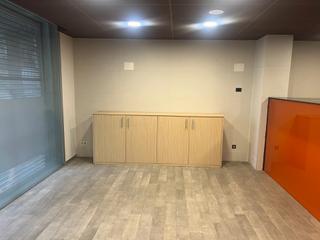 Location Local commercial  Gurutze alde etxetaldea. Estupendo local acondicionado como gimnasio, dos plantas de 100m