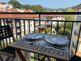 Appartement  Kale nagusia. Coqueta vivienda de 57m2 útiles, dispone de dos dormitorios, sal
