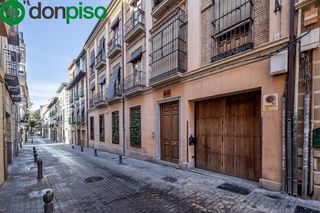 Aparcament cotxe a Calle ancha de la virgen 21. Garaje y trastero en el corazón de granada