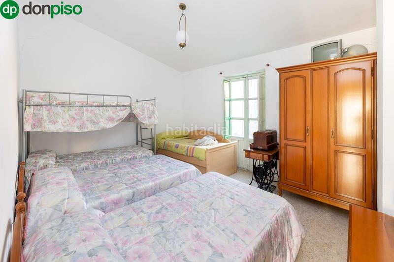 Foto a8701962-a580-47dd-b3bd-a2252bb9196b. Masia amb aparcament a Píñar