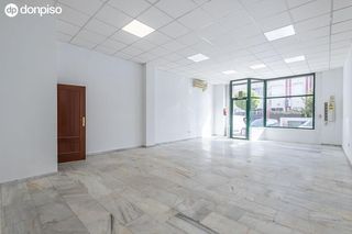 Capannone industriale in Avenida juncaril 128. Polígono industrial juncaril. se vende nave industrial. con  212
