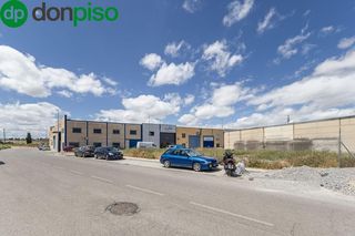 Solar industrial  Paseo paseo andás 9. Gran parcela en esquina con 965 m2 y 70 metros de facahada, en l