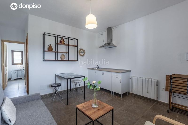 Foto 52f4bd8a-7810-40da-a3a3-3bd78f497951. Edifici a Arenas del Rey