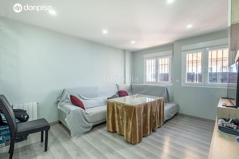 Foto a7d5054d-5ac0-43b1-a36e-3f293c2b7f51. Casa adossada amb calefacció aparcament a Gójar