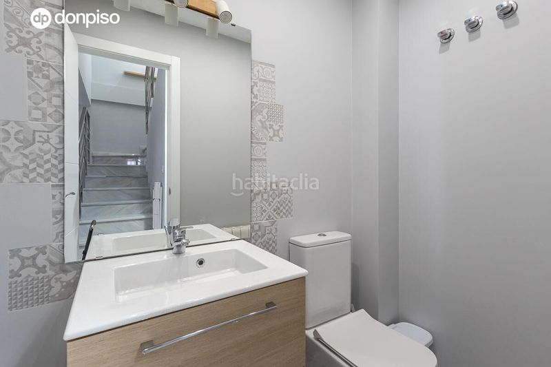 Foto f2b62a18-affa-4834-8f47-77e48a308208. Casa adossada amb calefacció aparcament a Gójar