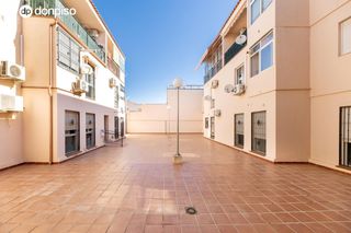 Piso en Calle valencia 23. Piso de 3 dormitorios  churriana de la vega