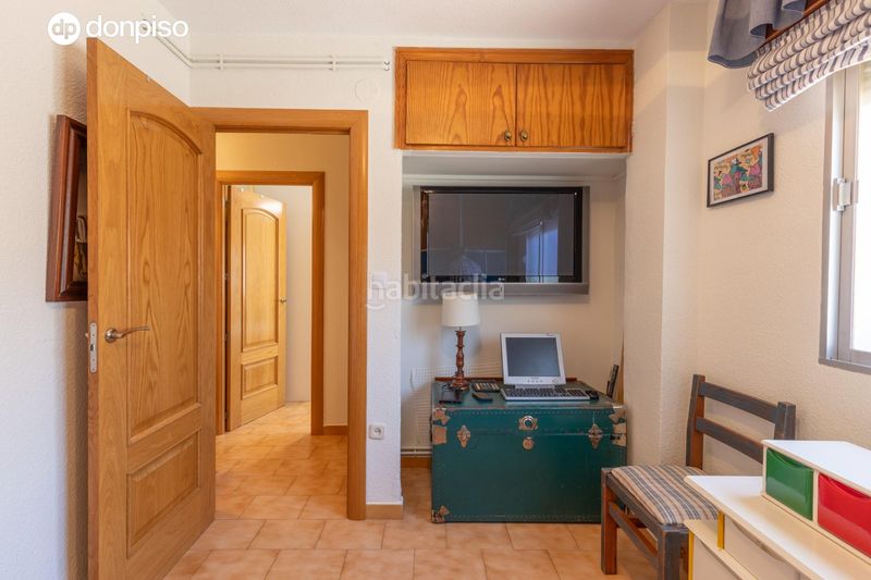 Foto 4b4b7857-7255-45a4-a773-751361f3e2e8. Casa adossada amb calefacció aparcament a Avda. De los Ogíjares Armilla