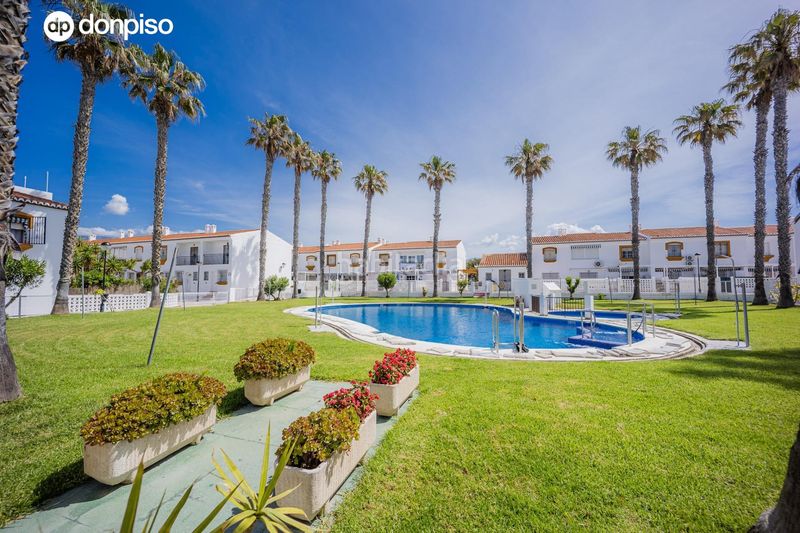 Foto a7ed1ecf-0330-4db2-bd50-ea858351d0b6. Business premise in calle calle paseo marítimo 1 in Salobreña