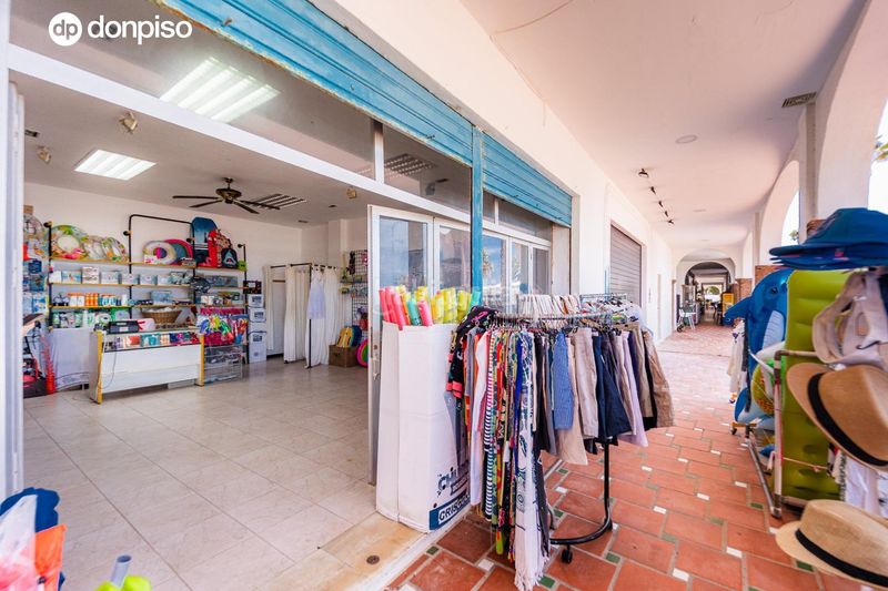 Foto d34d2b92-2f29-4857-ba17-2130f8e7d46b. Business premise in calle calle paseo marítimo 1 in Salobreña