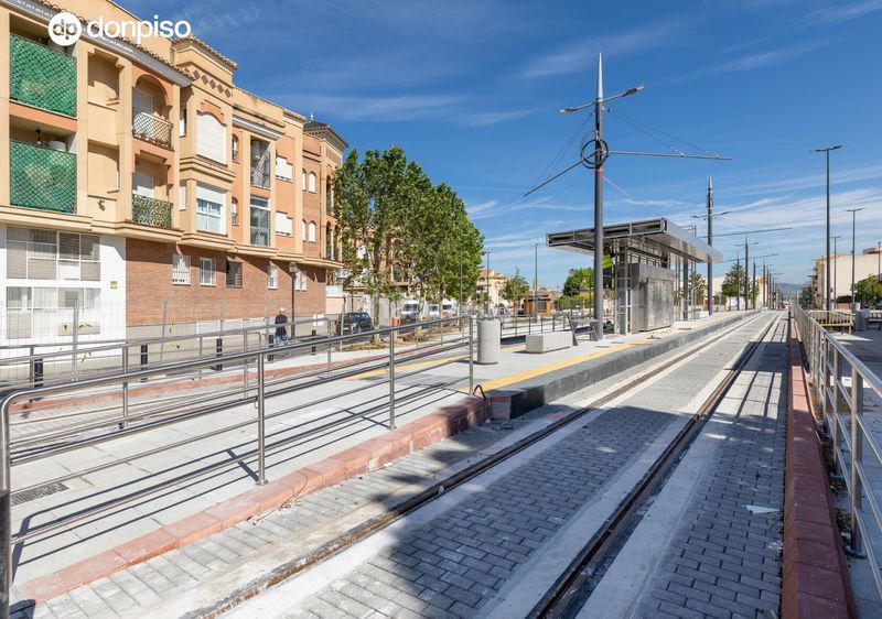 Foto 7d06ef06-6531-4d7a-8a9c-bfae0524bc63. Piso en estac tranvias 1 ático con pergola bioclimatica junto al metro en Gabias (Las)