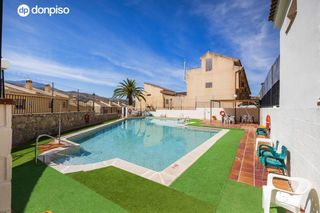 Casa aparellada  Maria pinet 10. Bonita pareada con piscina comunitaria