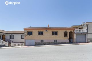 Casa  Calle calle gran vía de colón 22. Gran casa en una sola planta con bajo de 130 m2 y solar de 320 m