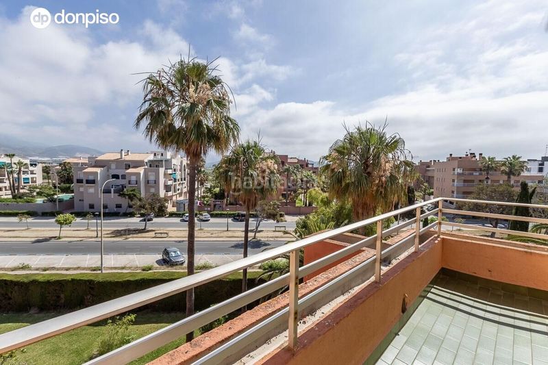 Foto df246e52-6822-4744-85c8-86756c8b412d. Dúplex amb piscina a Salobreña costa Salobreña
