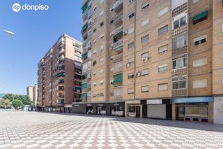 Pis a Calle reina mora 3. Piso de 3 dormitorios con terraza en plena zona fontiveros