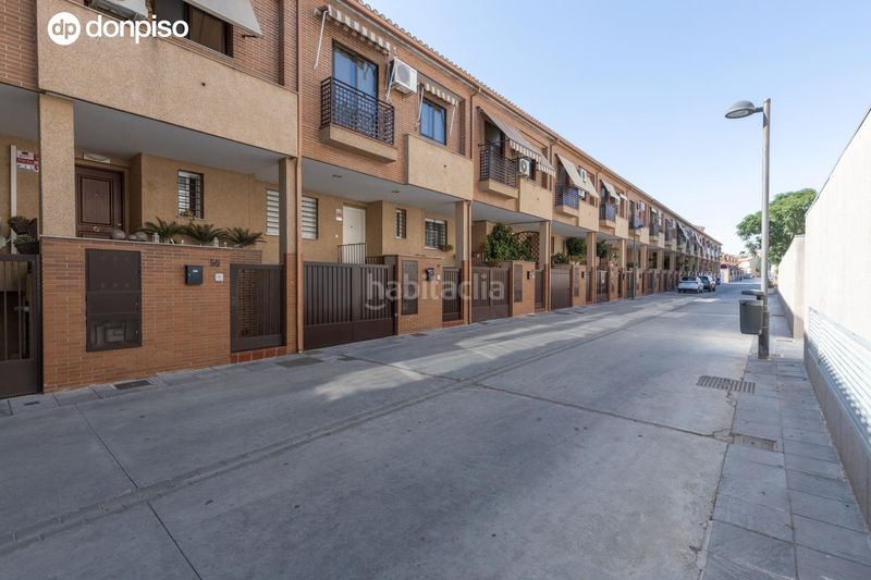 Foto cbe6a9c9-3b22-4106-b547-898d5c0676b2. Casa adossada amb calefacció aparcament a Poniente Armilla