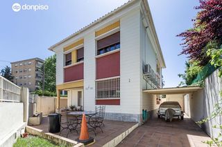 Xalet  Bajo de huetor. Chalet exclusivo en camino bajo de huétor