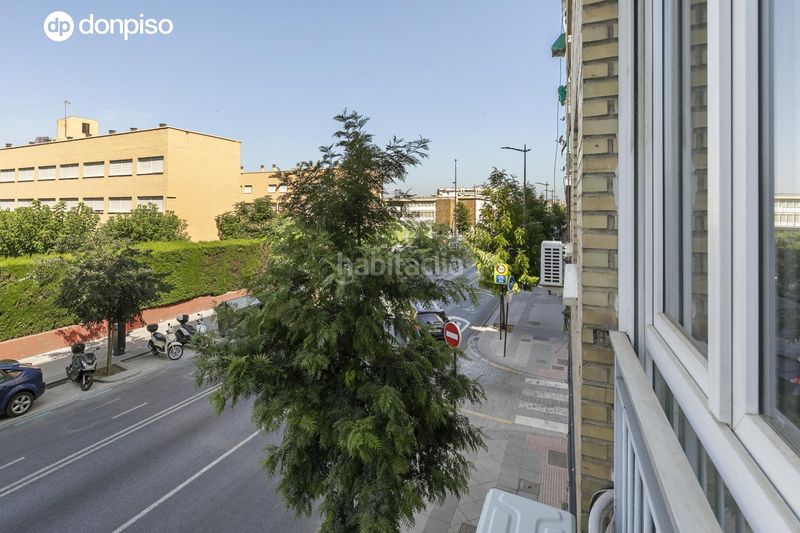 Foto 9ec362e7-b8b8-4ccb-8d56-54433e698f37. Piso espectacular piso reformado con vistas despejadas al parque garcía lorca zona ronda arabial en Granada