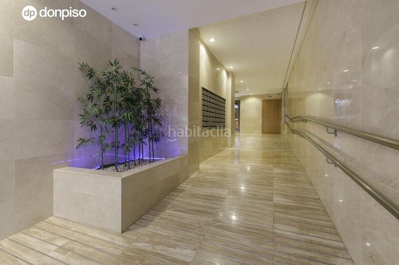 Foto b51a2e0d-de31-4111-a761-ab33d8a6d60b. Piso espectacular piso reformado con vistas despejadas al parque garcía lorca zona ronda arabial en Granada