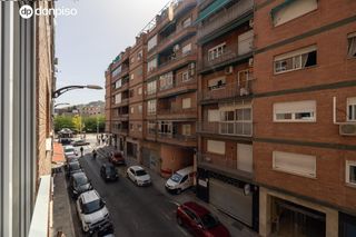 Pis  Calle calle doctor sánchez mariscal. Piso de tres dormitorios zona plaza de toros