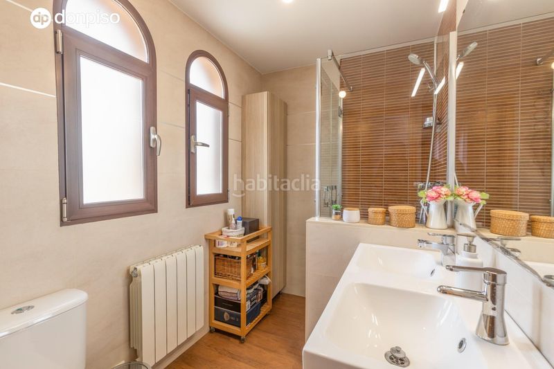 Foto d30f579c-0038-484f-8da3-72b985e5949d. Chalet exclusiva vivienda premium en la zubia en La Zubia Ciudad Zubia (La)