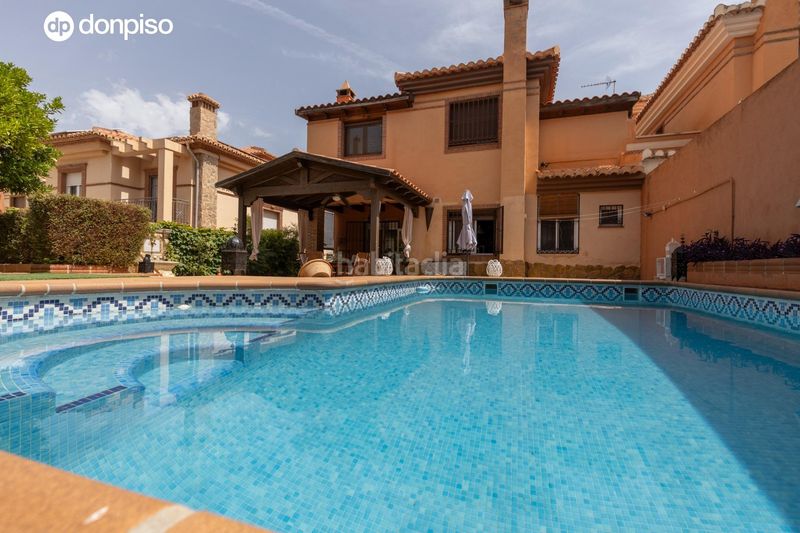 Foto f903f044-3306-4e69-b221-725a8b7c2763. Chalet exclusiva vivienda premium en la zubia en La Zubia Ciudad Zubia (La)