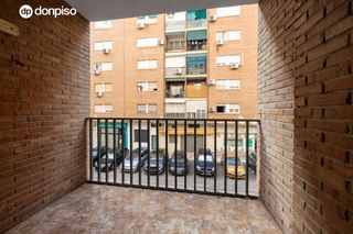 Flat  Calle calle poeta zorrilla 5. Piso de 3 dormitorios y terraza en zona poeta manuel de gongora