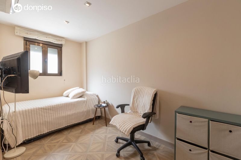 Foto f4bfedc2-9e4b-4b70-ba26-e2010737f68a. Dúplex a calle hospital de san lázaro 14 a Plaza de Toros Granada