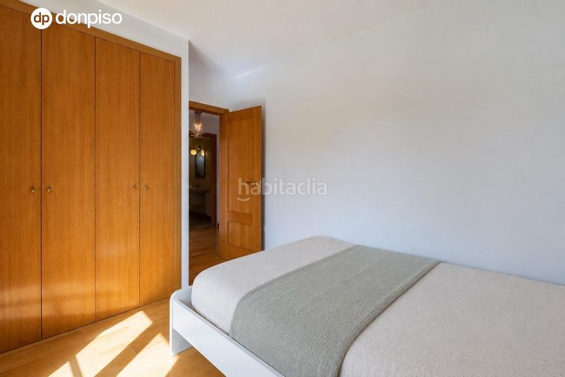 Foto cbef9114-a431-496f-91ff-d2734f15fb15. Casa aparellada amb calefacció aparcament a Jun