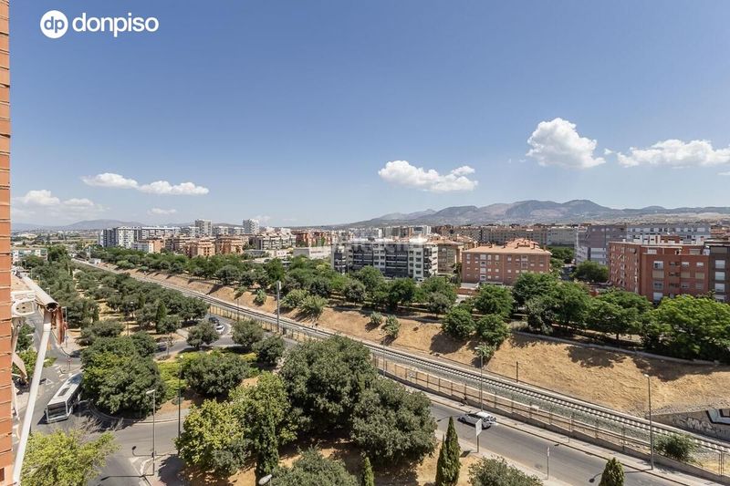 Foto cf20bba1-3c4c-4297-b78d-0039a52fd88e. Pis amb calefacció aparcament piscina a Cerrillo de Maracena - Periodistas Granada
