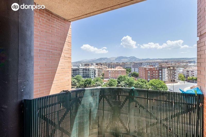 Foto e2d91e7d-0d87-4946-88e5-8c8cfadf7860. Pis amb calefacció aparcament piscina a Cerrillo de Maracena - Periodistas Granada