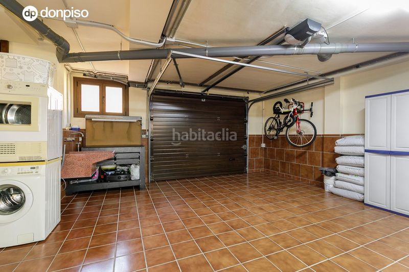 Foto 03edbd91-b84b-495a-aab2-13a6bfa5accb. Casa amb calefacció aparcament a Jun