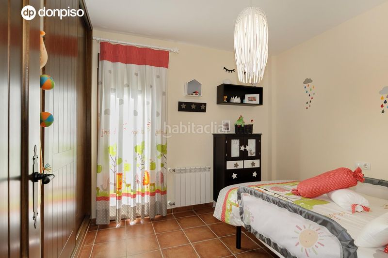 Foto f925d4cb-268b-4696-b3c1-eef4b9739156. Casa amb calefacció aparcament a Jun
