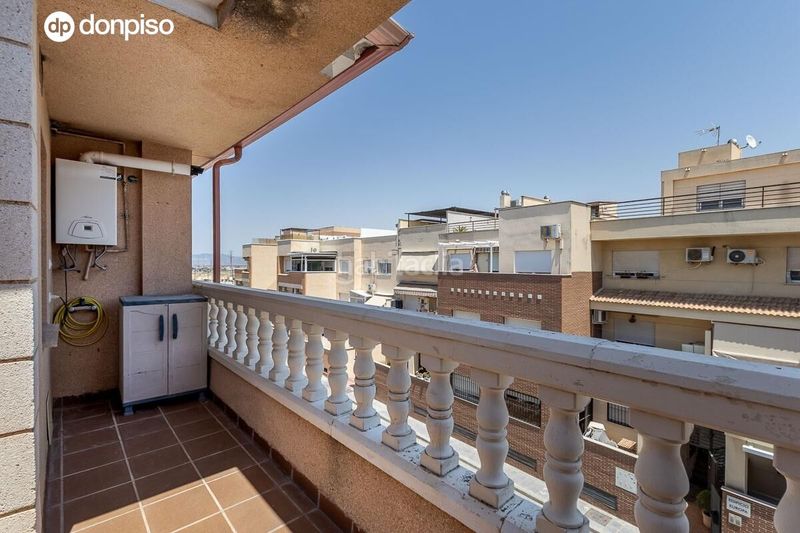Foto 9ab9d13b-b92e-4304-a53b-c27052307eab. Àtic amb calefacció aparcament a Residencial Triana - Barrio Alto Gabias (Las)