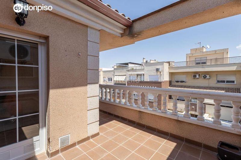 Foto a9bd76f1-8b3f-4243-9fdf-da56818d4bd4. Àtic amb calefacció aparcament a Residencial Triana - Barrio Alto Gabias (Las)