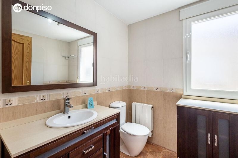 Foto c502498a-5167-48e0-8c82-3b4e886bb0fd. Àtic amb calefacció aparcament a Residencial Triana - Barrio Alto Gabias (Las)