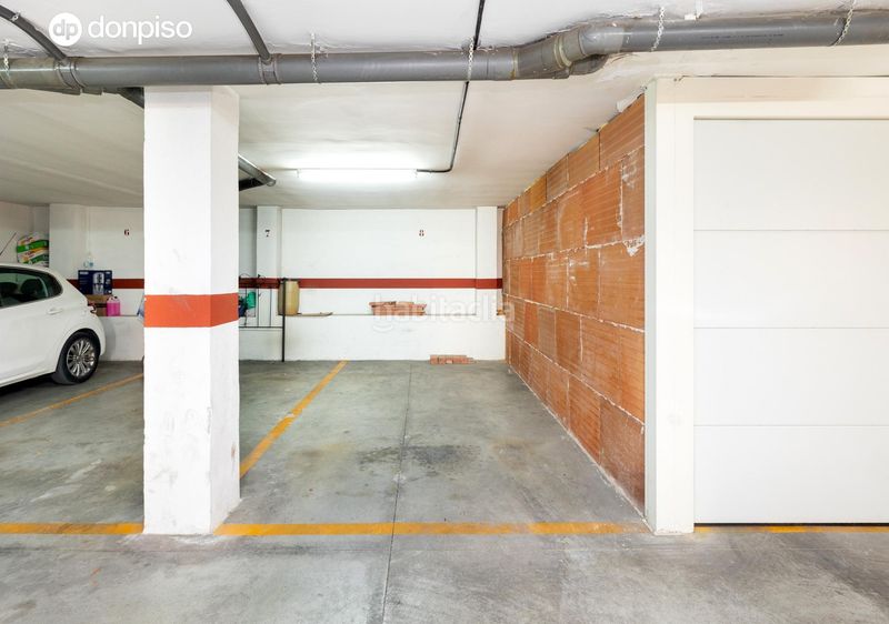 Foto e4f00759-30e7-4974-b9e7-294392d016e2. Planta baixa amb aparcament a Poniente Armilla