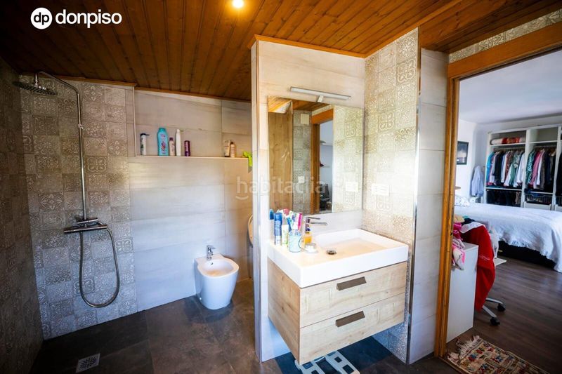 Foto a08643b5-6c62-4be2-9555-7550d2855858. Casa amb aparcament a Barrio de Albaicín Granada