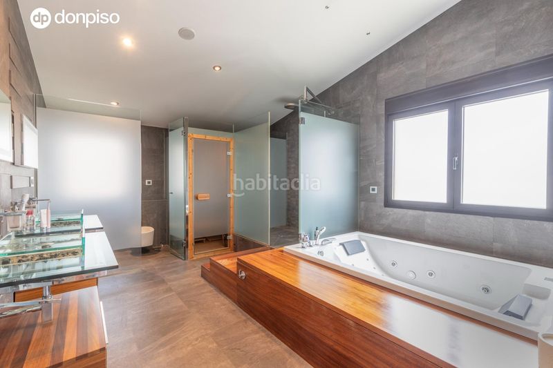 Foto e1cb2efb-2c4b-4e81-94c6-ebd47bef5952. Xalet amb calefacció aparcament piscina a Ogíjares