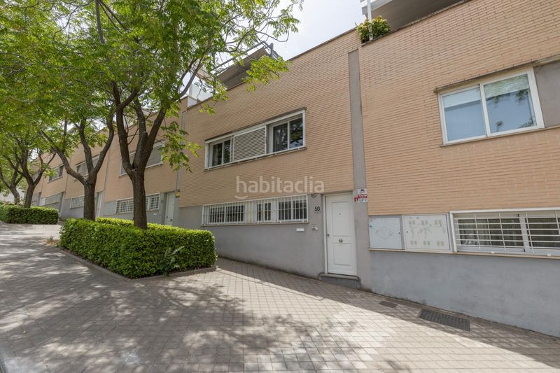 Foto fbf71fd2-cba7-4341-9af3-c6c6e31e4d58. Casa adossada amb calefacció aparcament piscina a Granada
