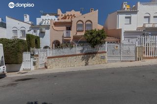 Casa adosada  Mirador solana. Tu nuevo hogar en huétor vega amplitud, tranquilidad y unas vist
