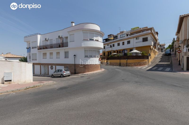 Foto cb3489e6-e0ab-4f6e-b9e3-b0015b13d5f4. Tríplex amb aparcament a Cájar