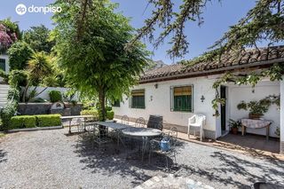 Casa  Calle reina sofia. Casa con jardín en víznar encanto, privacidad y un sinfín de pos