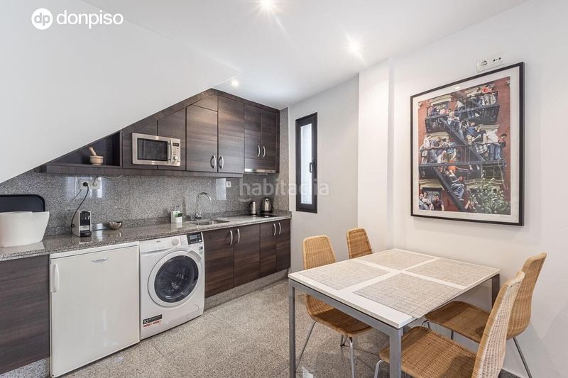 Foto 34dbbfd2-8433-4d28-8d94-6433e240b977. Edifici a Dílar